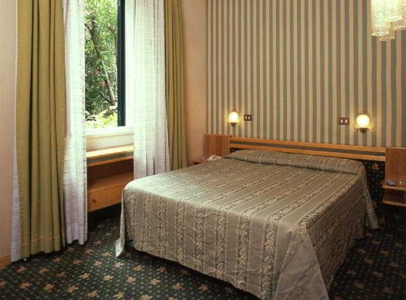 Pavia 3*